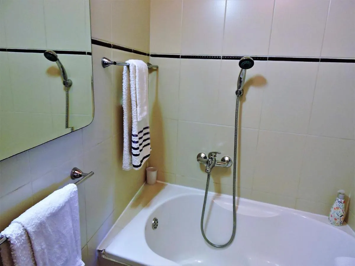 Bruno Split Centre Apartment And Room