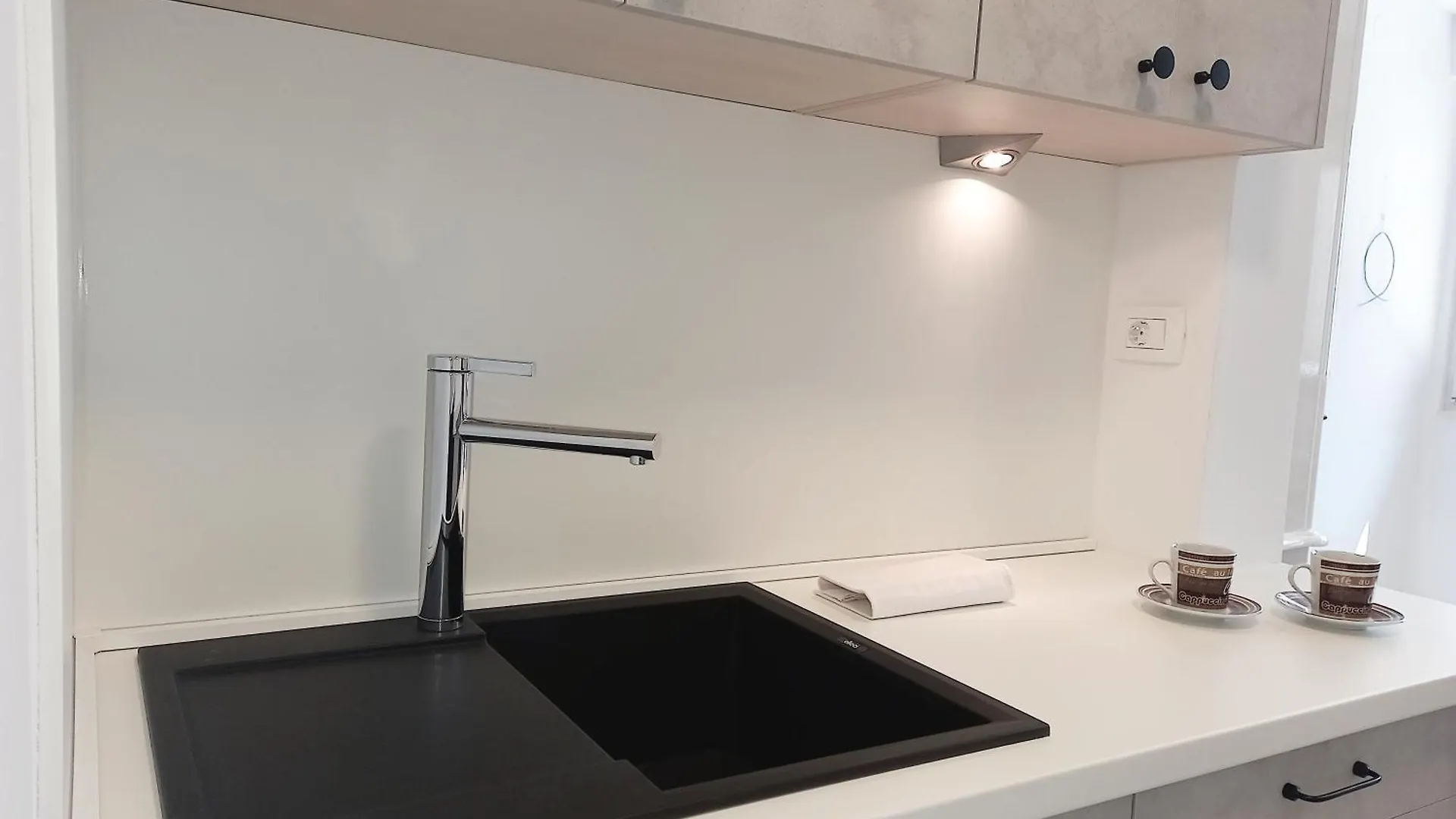 Bruno Split Centre Apartment And Room