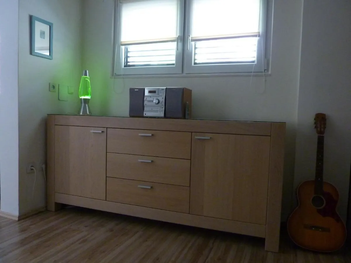 Bruno Split Centre Apartment And Room